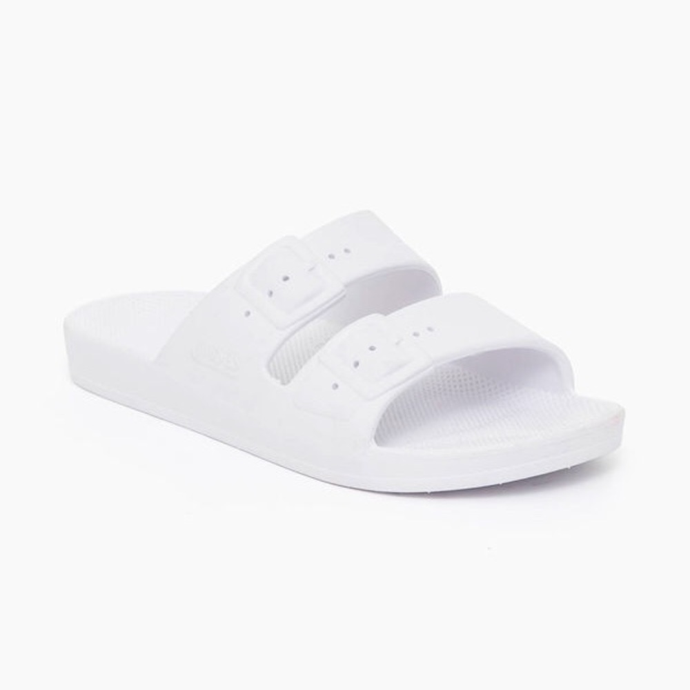 Freedom Moses White Women’s Sandals 38/39 NWT!